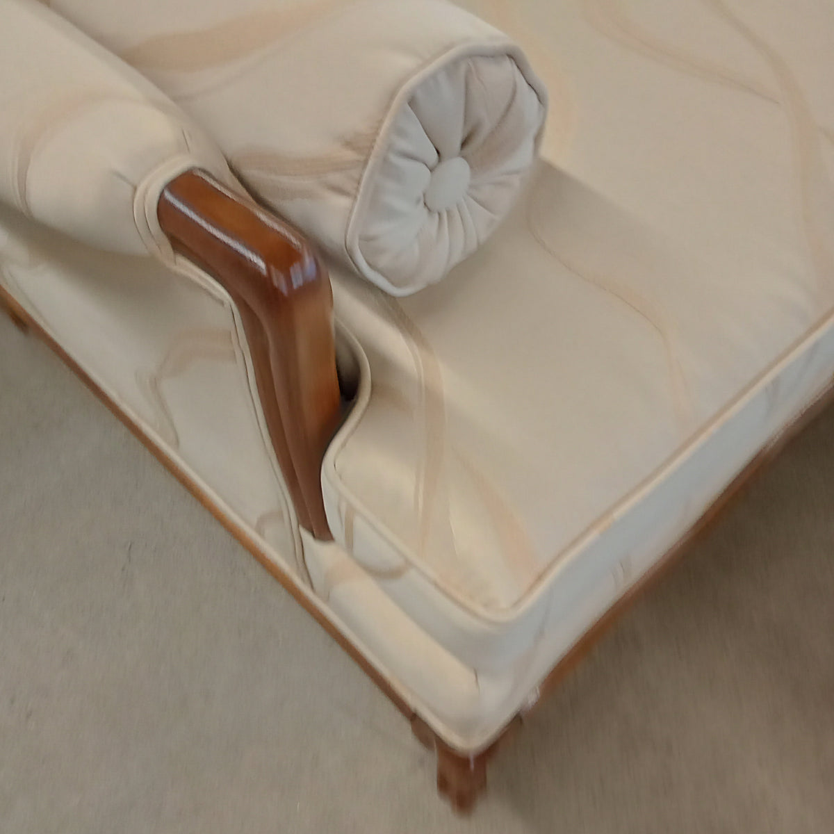 72"W French Provincial Love Seat