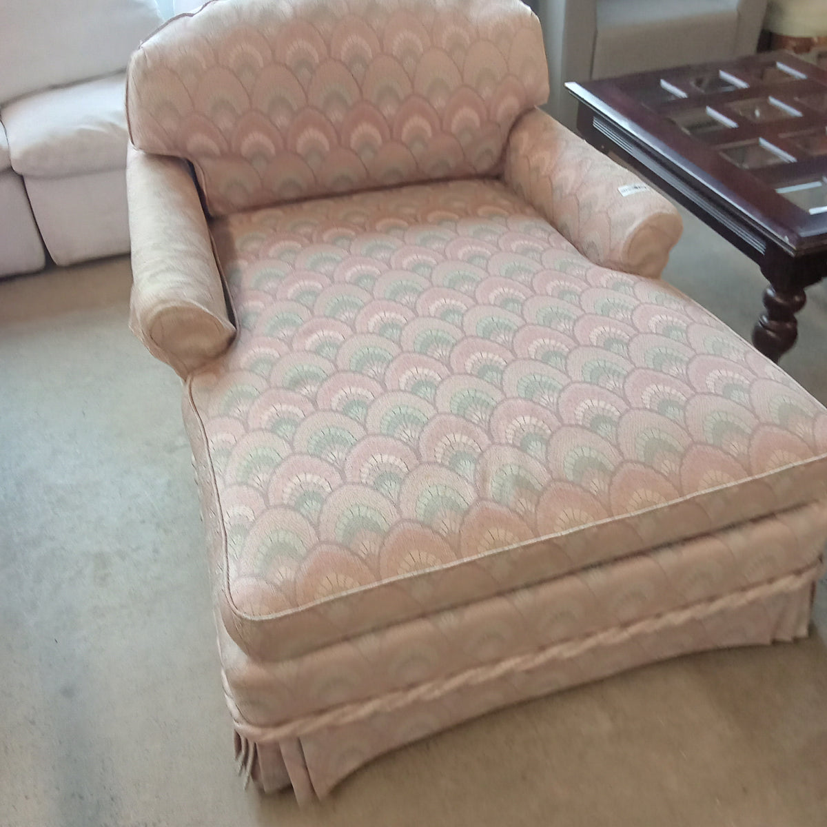 41"W Chaise on Wheels