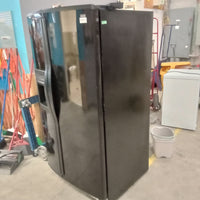 33"W Side by Side Fridge Freezer in Black