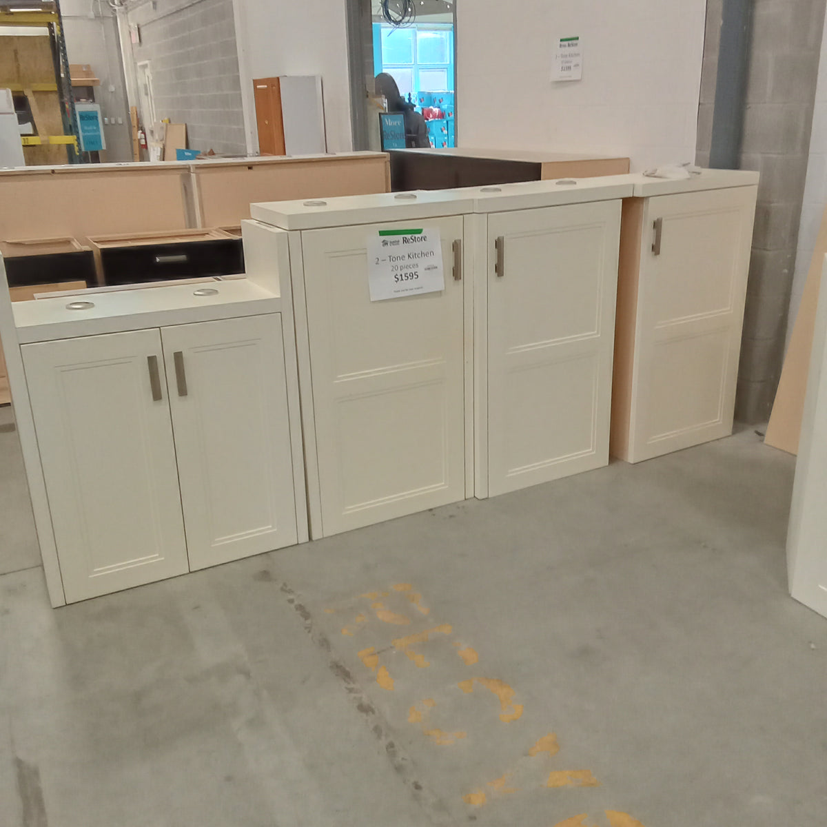 Kitchen Cabinet Set $1595