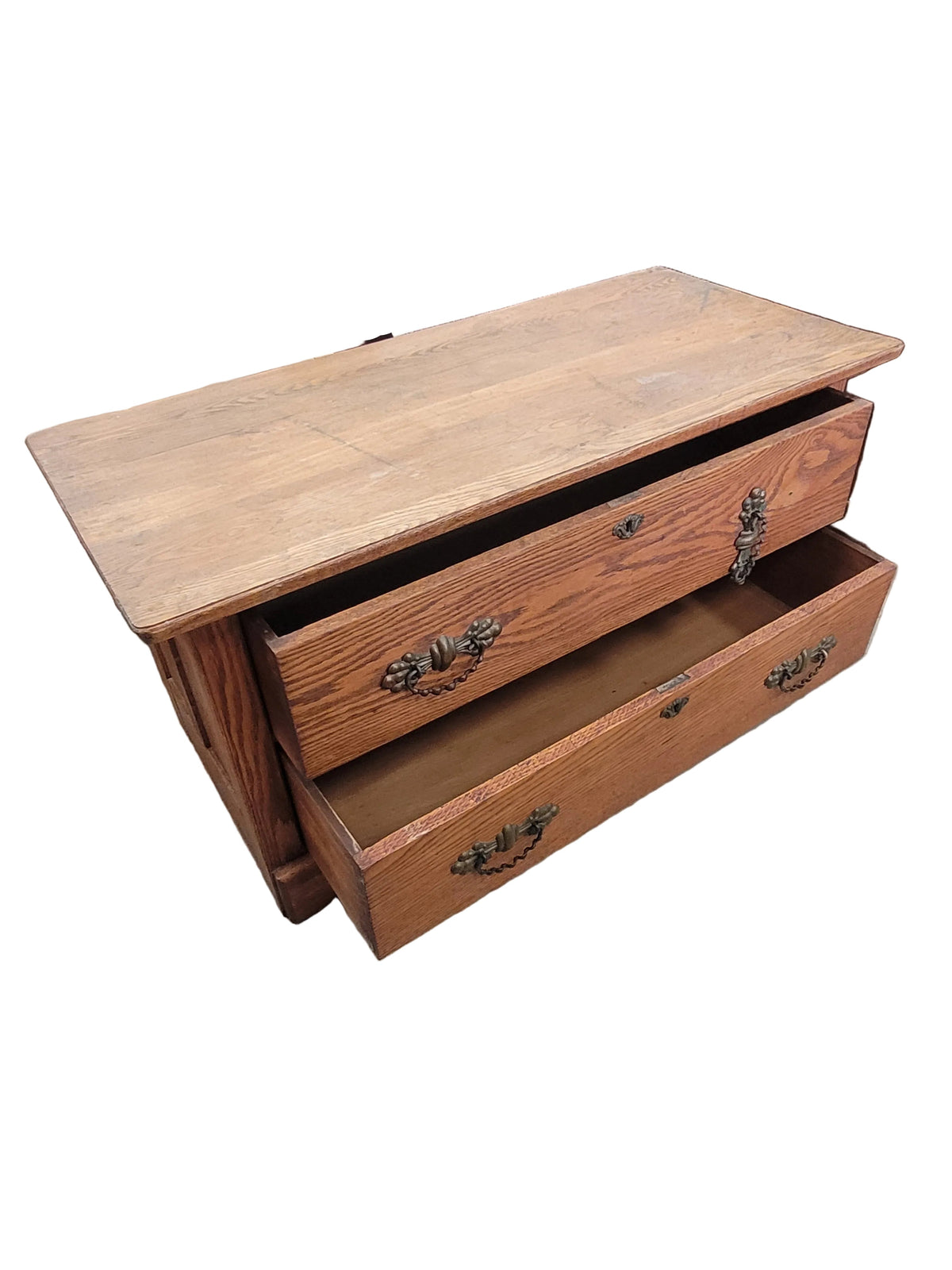 2-Drawer Traditional Oak Nightstand