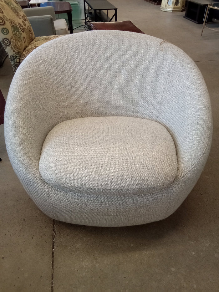 37"W Armchair in Cream Fabric