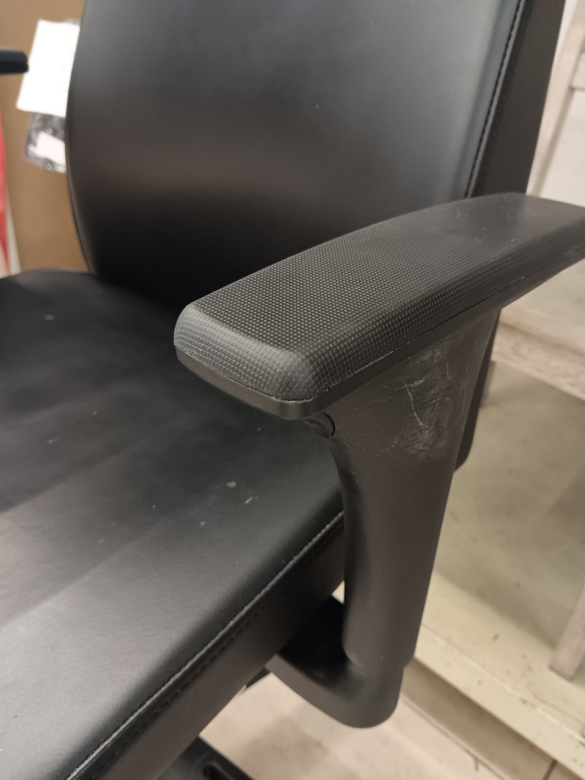 Volmar High-Back with Headrest Office Chair