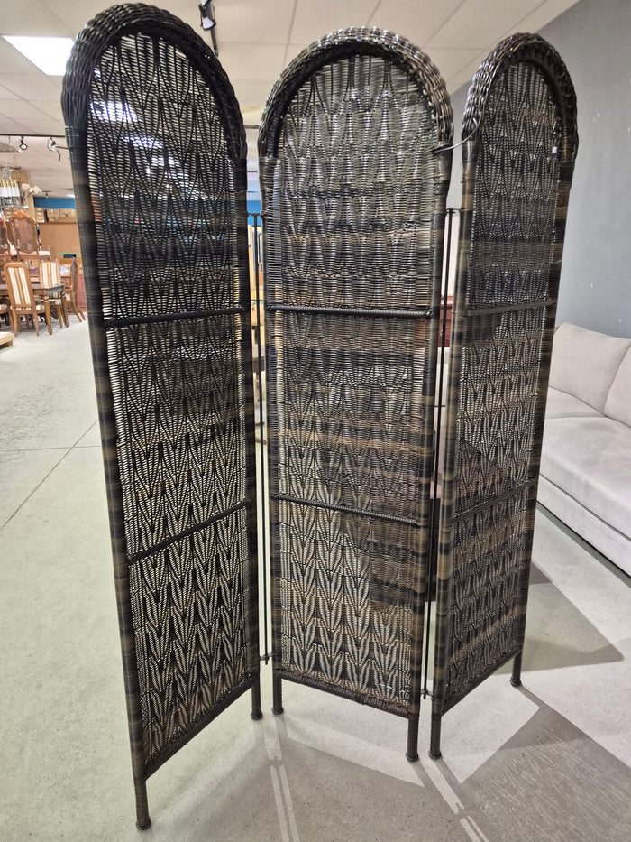 Rattan-Look Privacy Screen