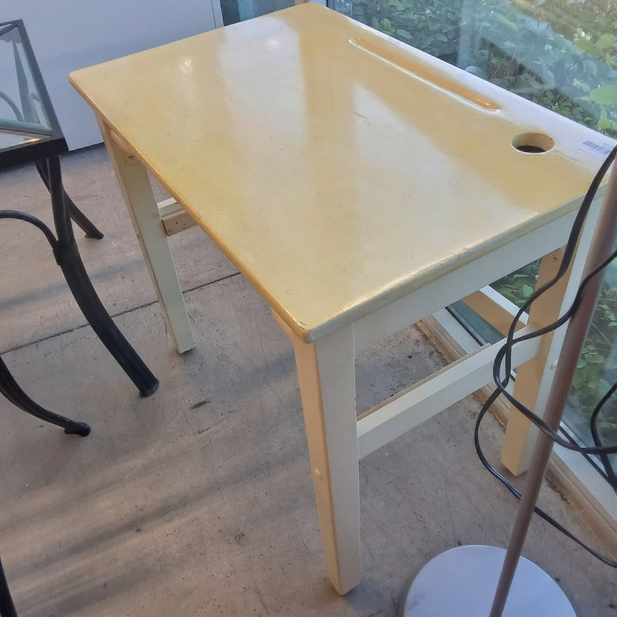 28"W School Desk