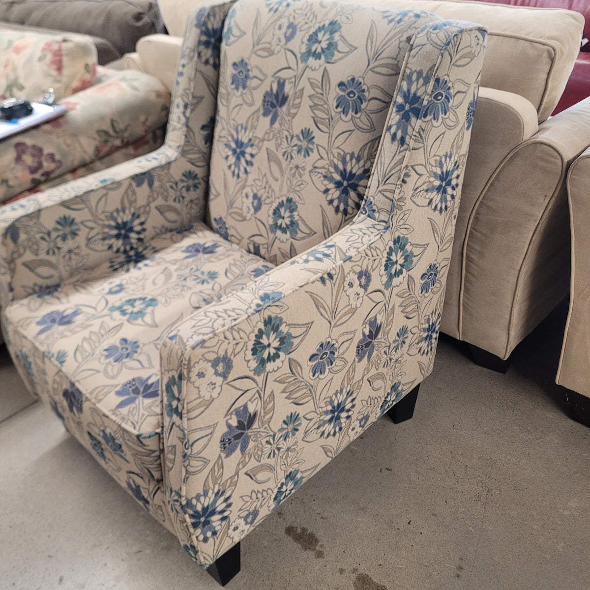 29"W Gray and Blue Fabric Armchair