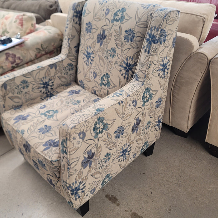 29"W Gray and Blue Fabric Armchair