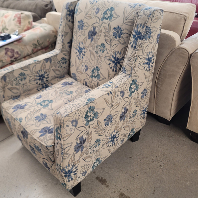 29"W Gray and Blue Fabric Armchair