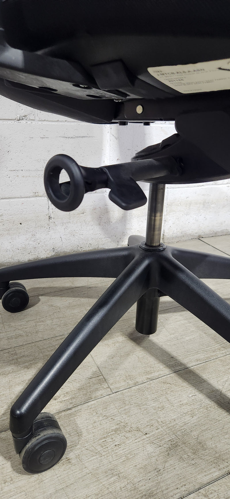 Tayco J1 Mesh-Back Task Chair