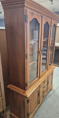 Roxton Maple 2 pc Dining Hutch