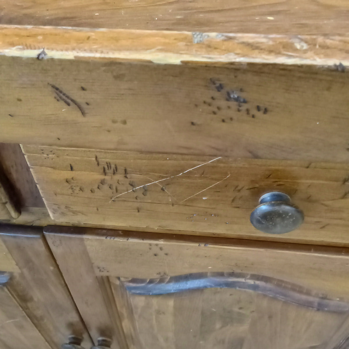 37"W Dry Sink Cabinet in Distressed Pine