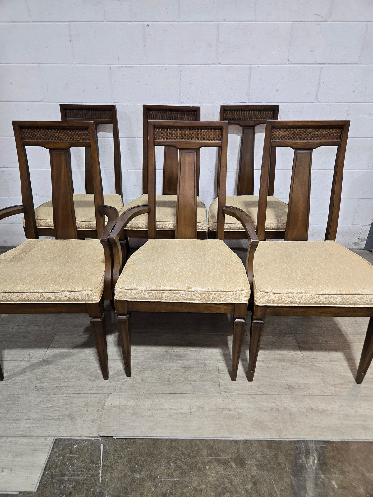 Malcolm Oval Dining Set