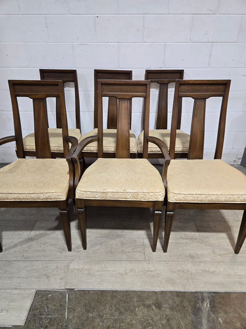 Malcolm Oval Dining Set