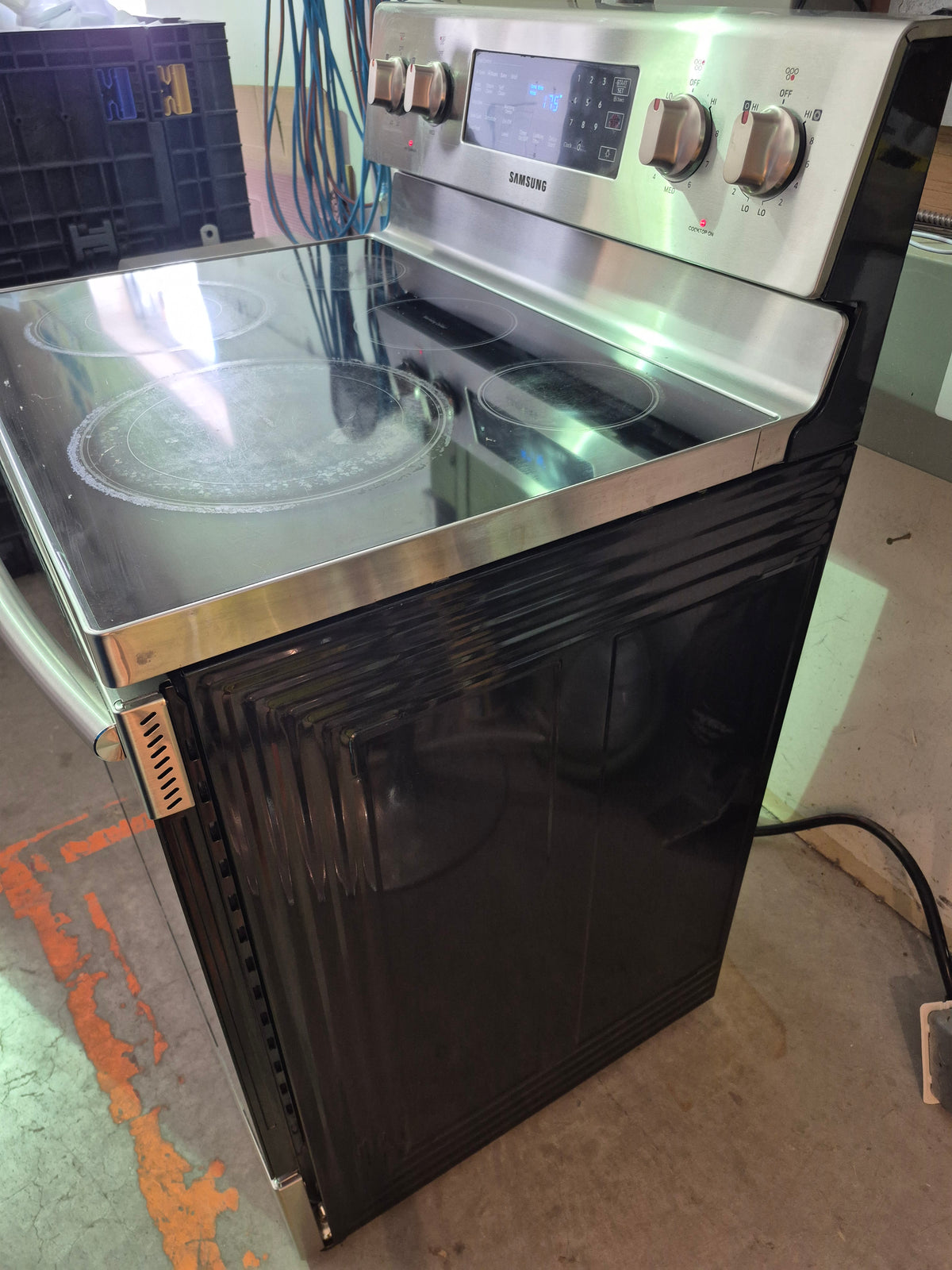 Samsung 30" Stainless Steel Electric Range w/Convection Oven