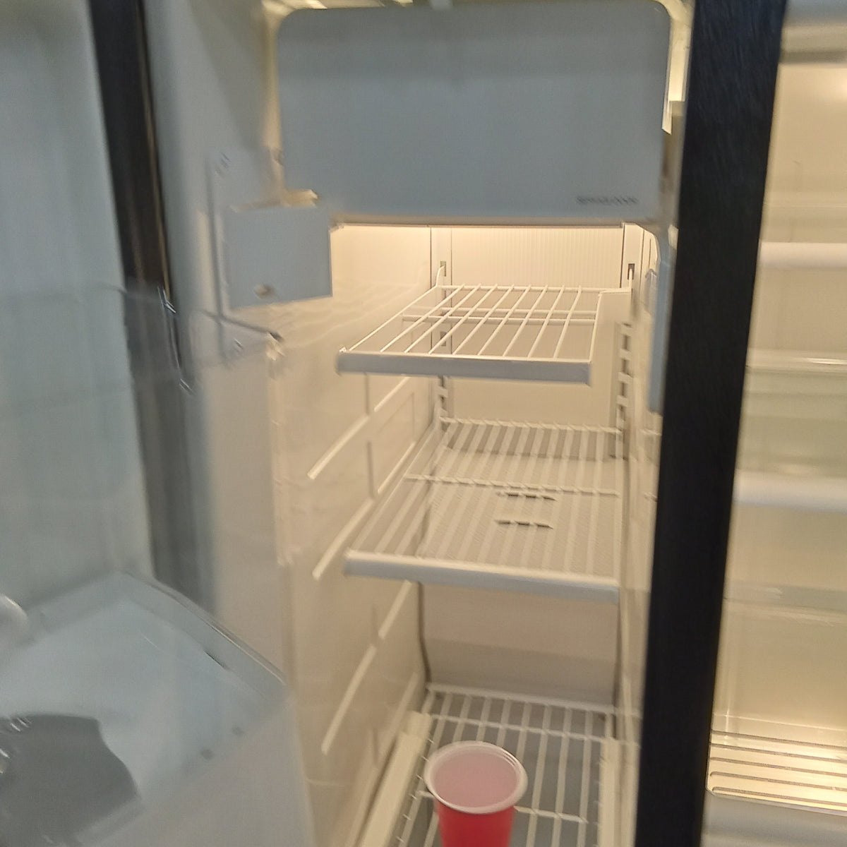 33"W Side by Side Fridge Freezer in Black