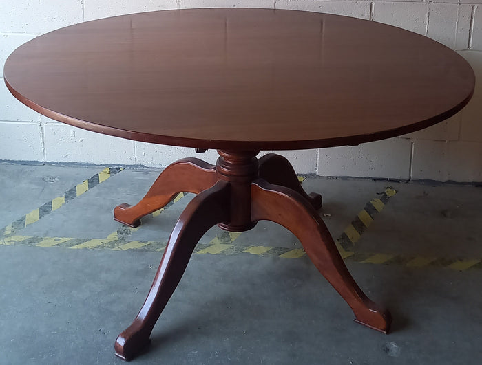 Cherry Wood Round Pedestal Dining Table