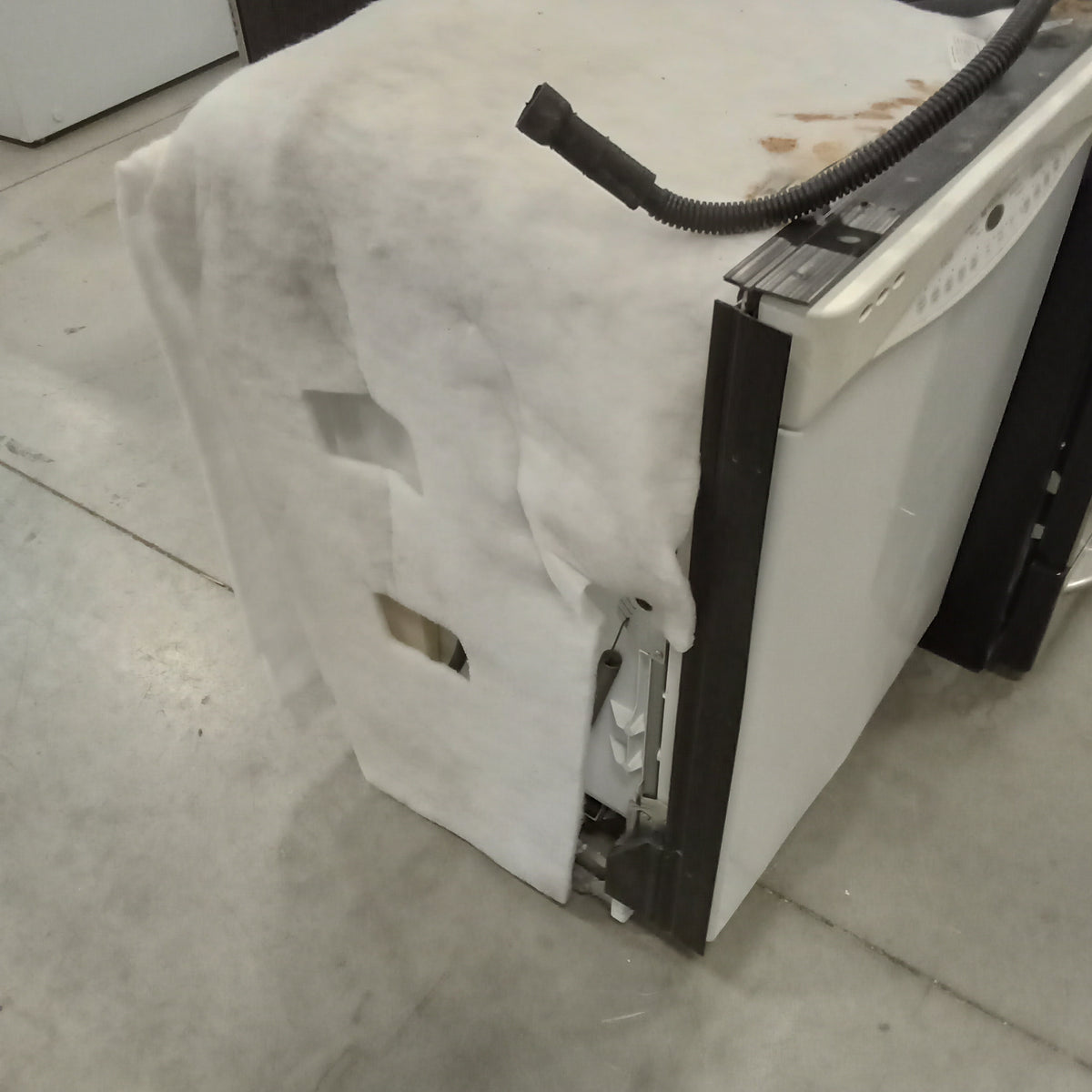 24"W White Dishwasher