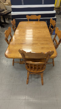 58"W Maple dining table w/ 6 Chairs