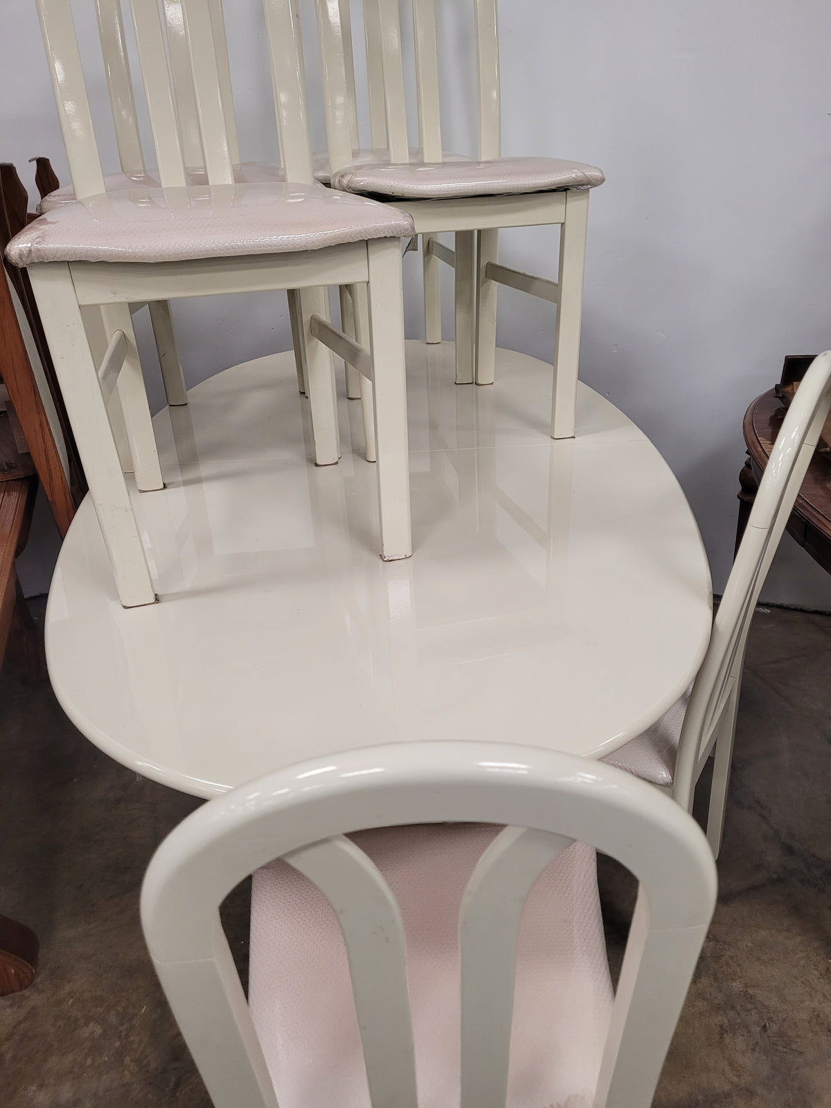 White Dining table W/6 chairs #FT6