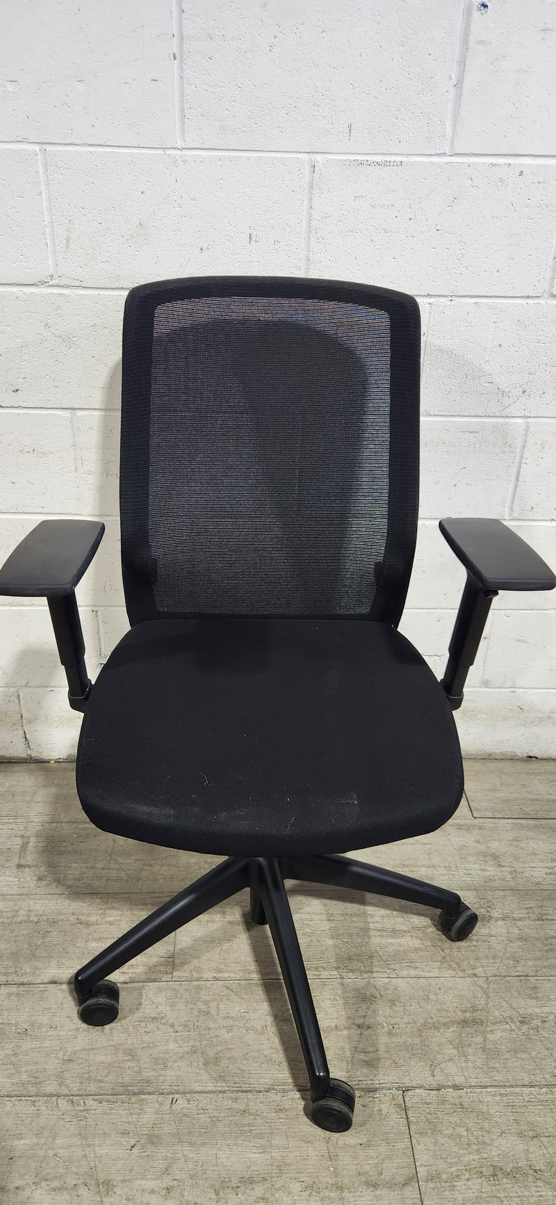 Tayco J1 Mesh-Back Task Chair
