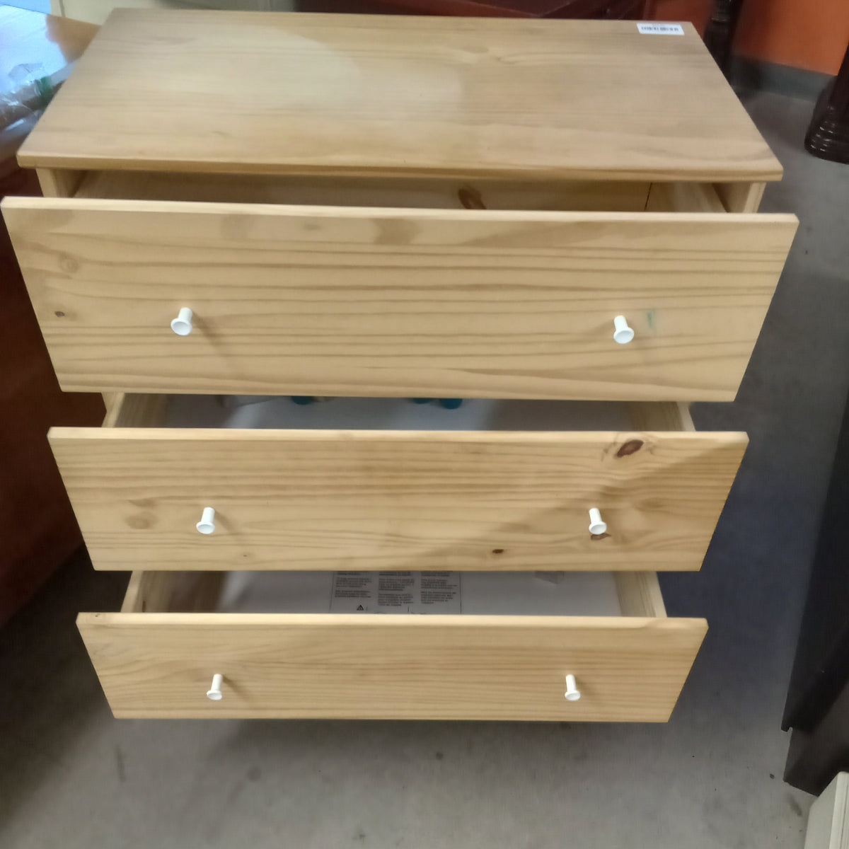 29.5"W 3-Drawer Dresser made in Pine