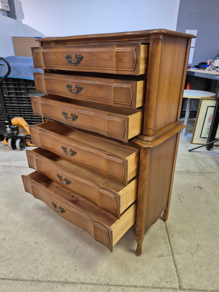 Vintage Viscol by Victoriaville Chest of Drawers