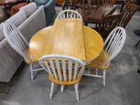 White Barn Style Dining Set W/ 4 Chairs & 1 Leaf