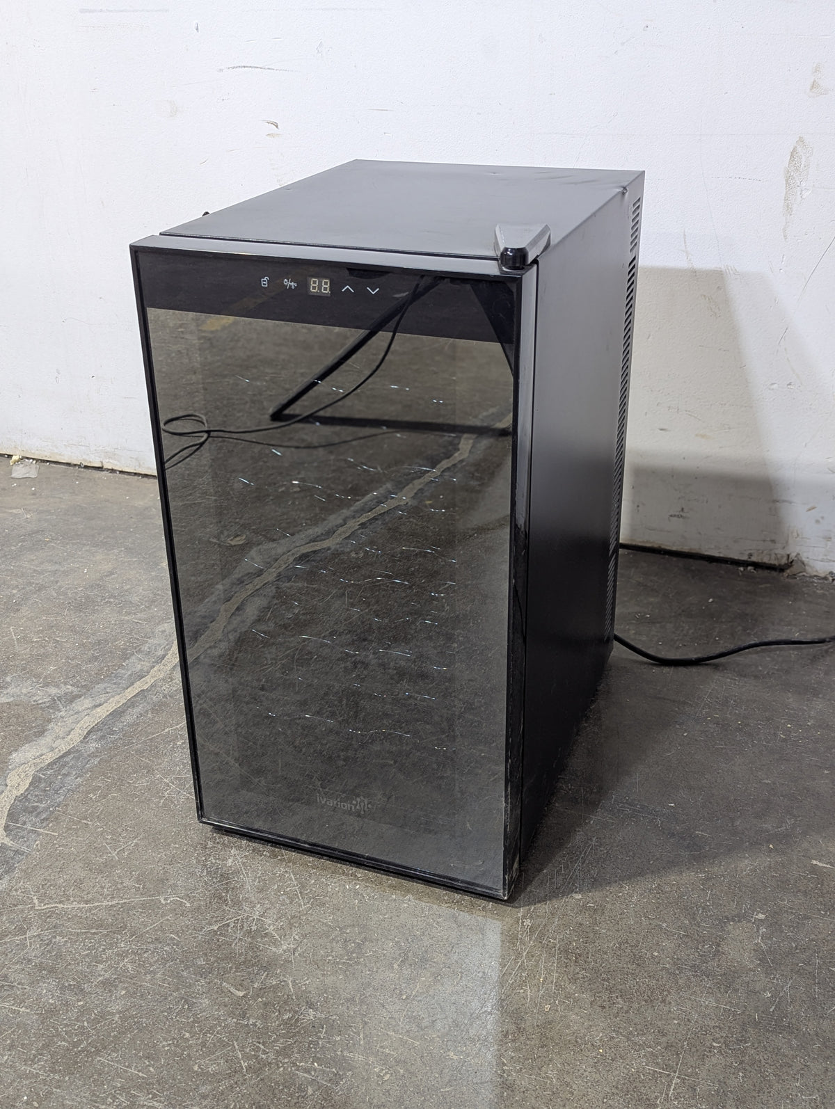 IVATION Free Standing 18-Bottle Wine Refrigerator