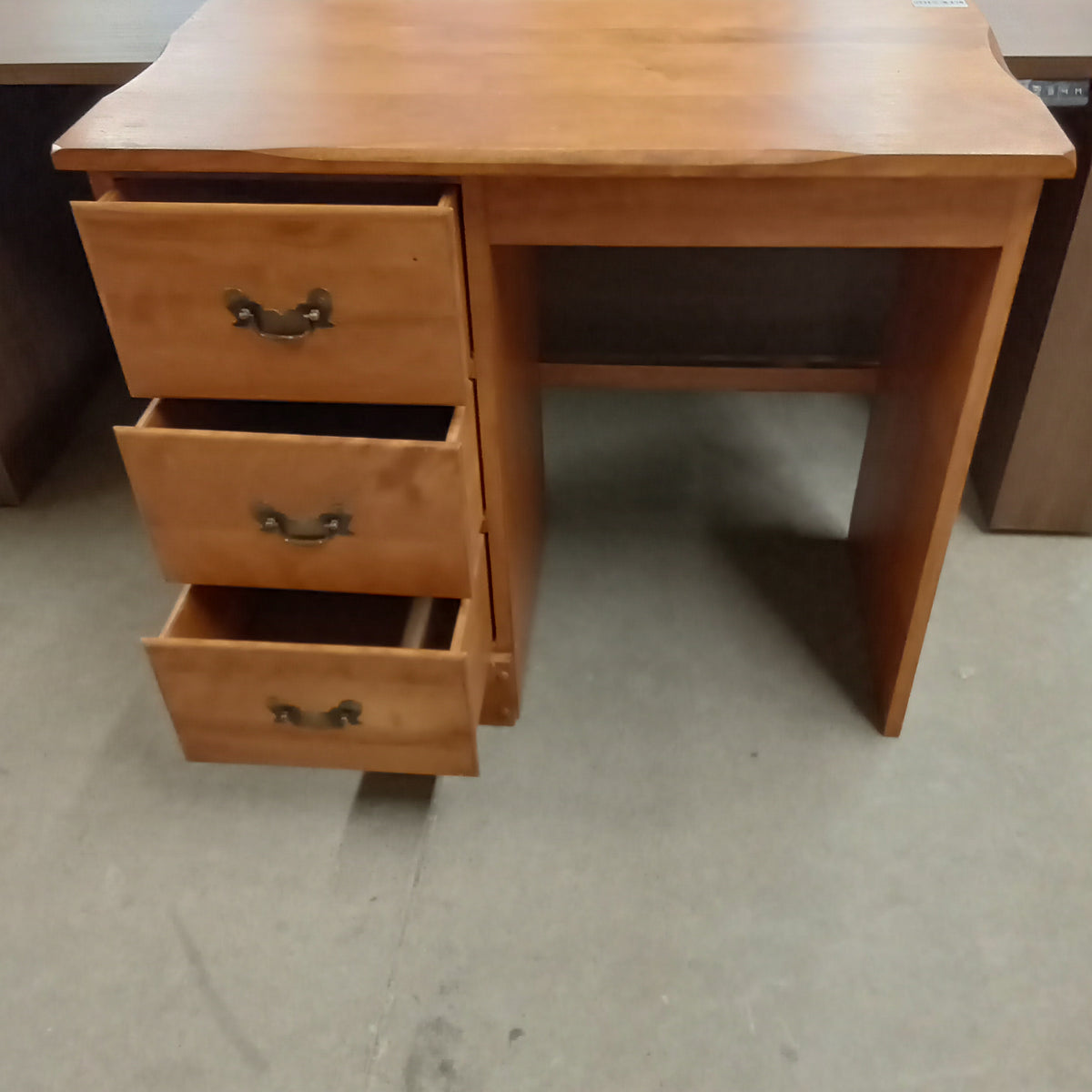 34"W Single Pedestal Wooden Desk