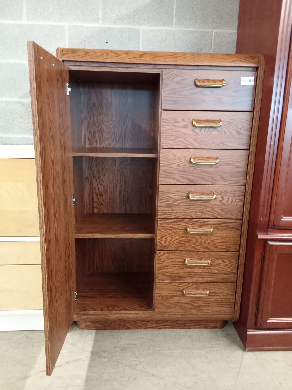 35"W 7-Drawer Dresser