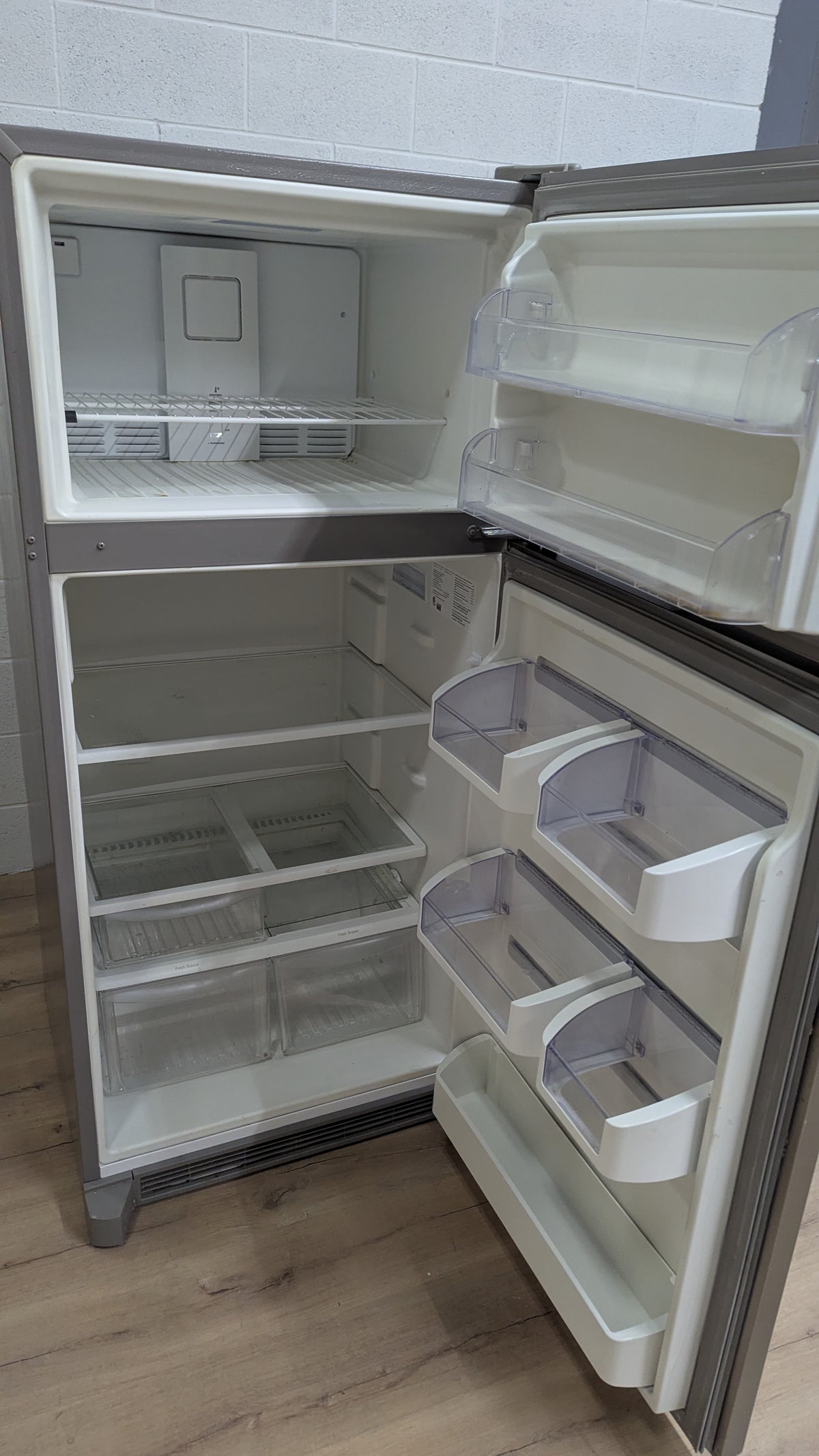 30"W Frigidaire Fridge