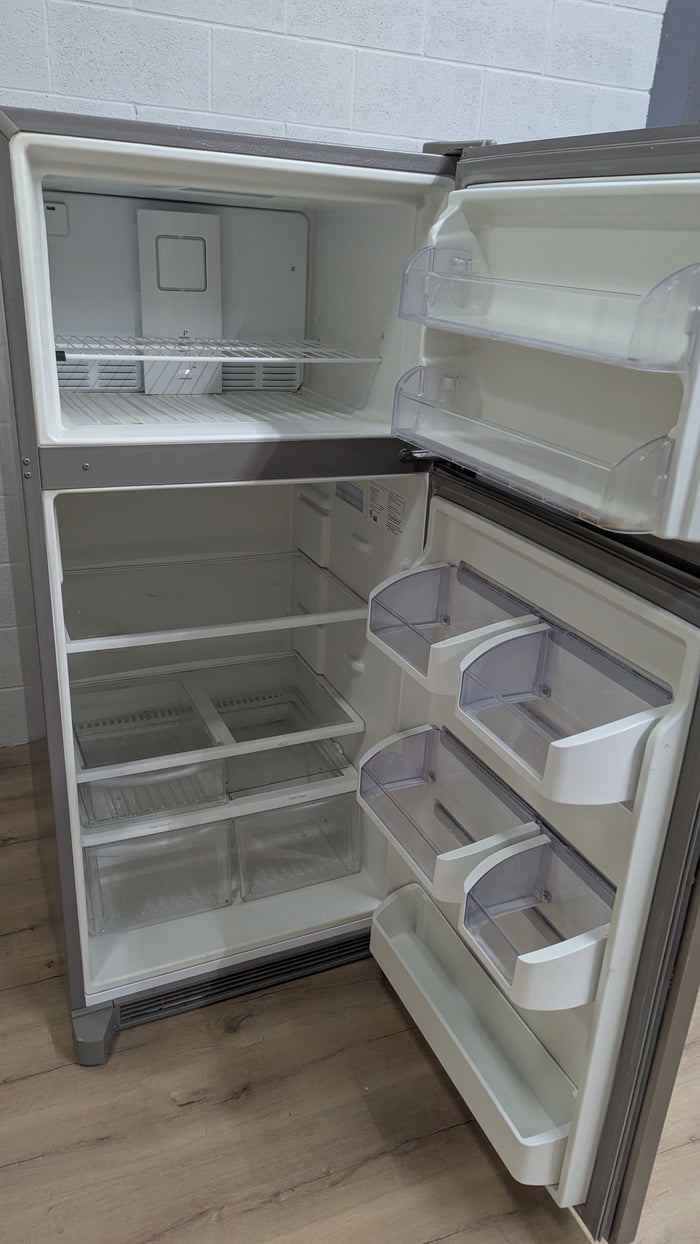 30"W Frigidaire Fridge
