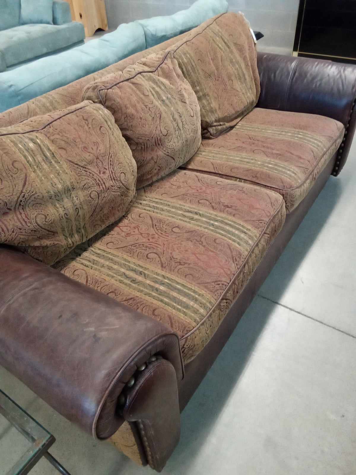 88"W Love Seat