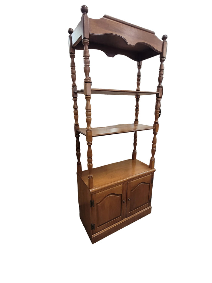 Traditional Bakers Rack Style Hutch