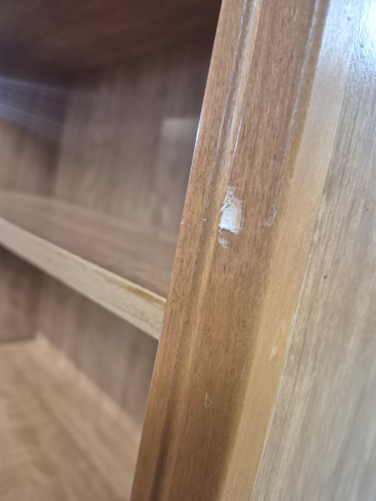 3-Drawer Dresser with Hutch