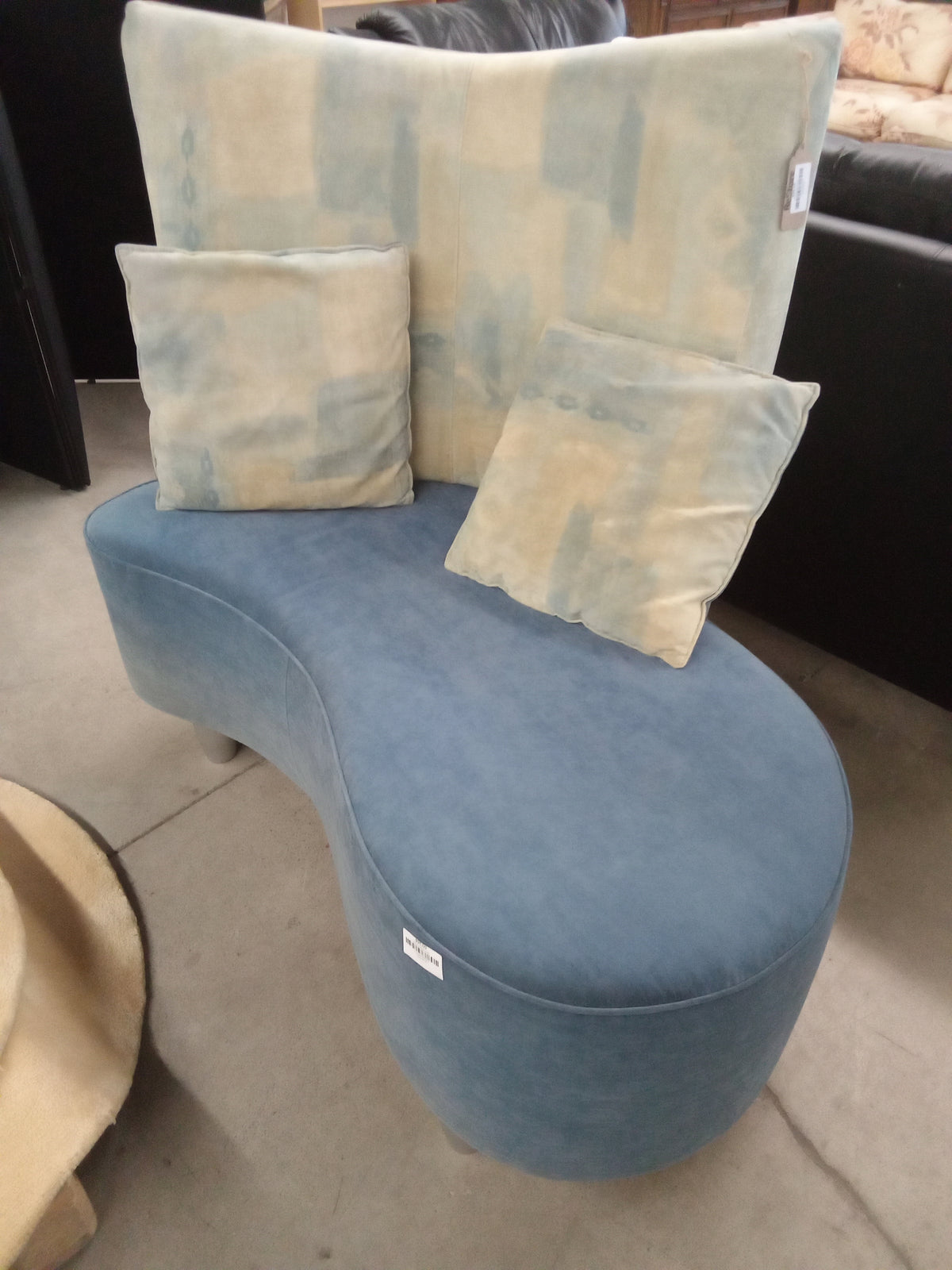 49"W Chaise Lounge