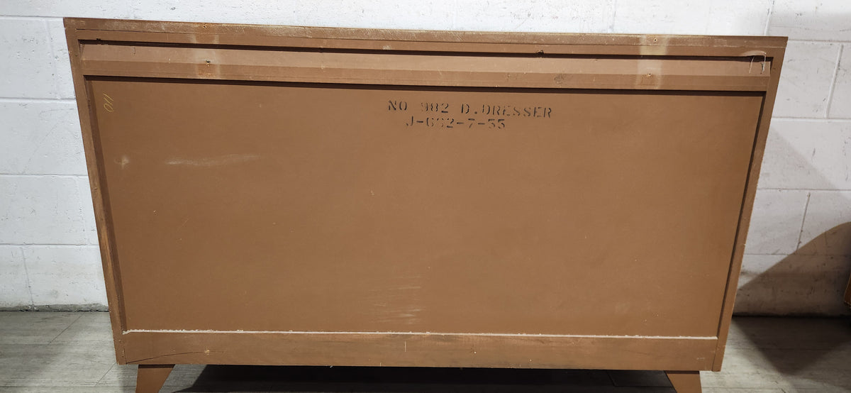 Viscool Vintage Dresser