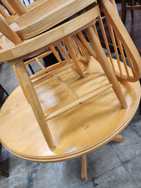 Round Oak Dining Set w/ 4 Chairs