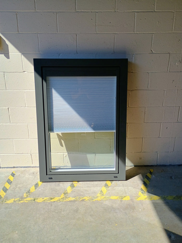 38,5 W x 53 H-inch Aluminum  Frame Casement Window(#9)