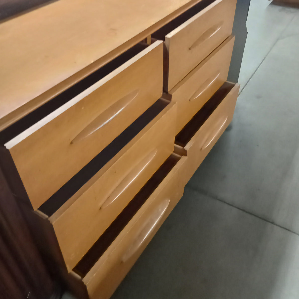 52"W 6-Drawer Dresser
