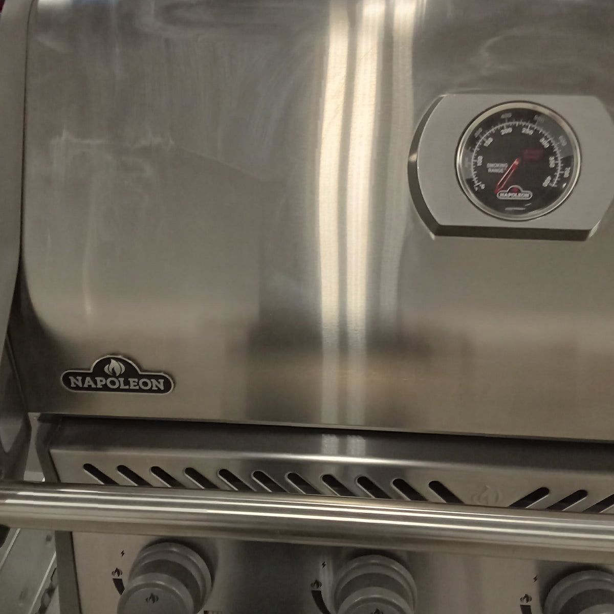 56"W 4-Burner Natural Gas BBQ in Stainless Steel