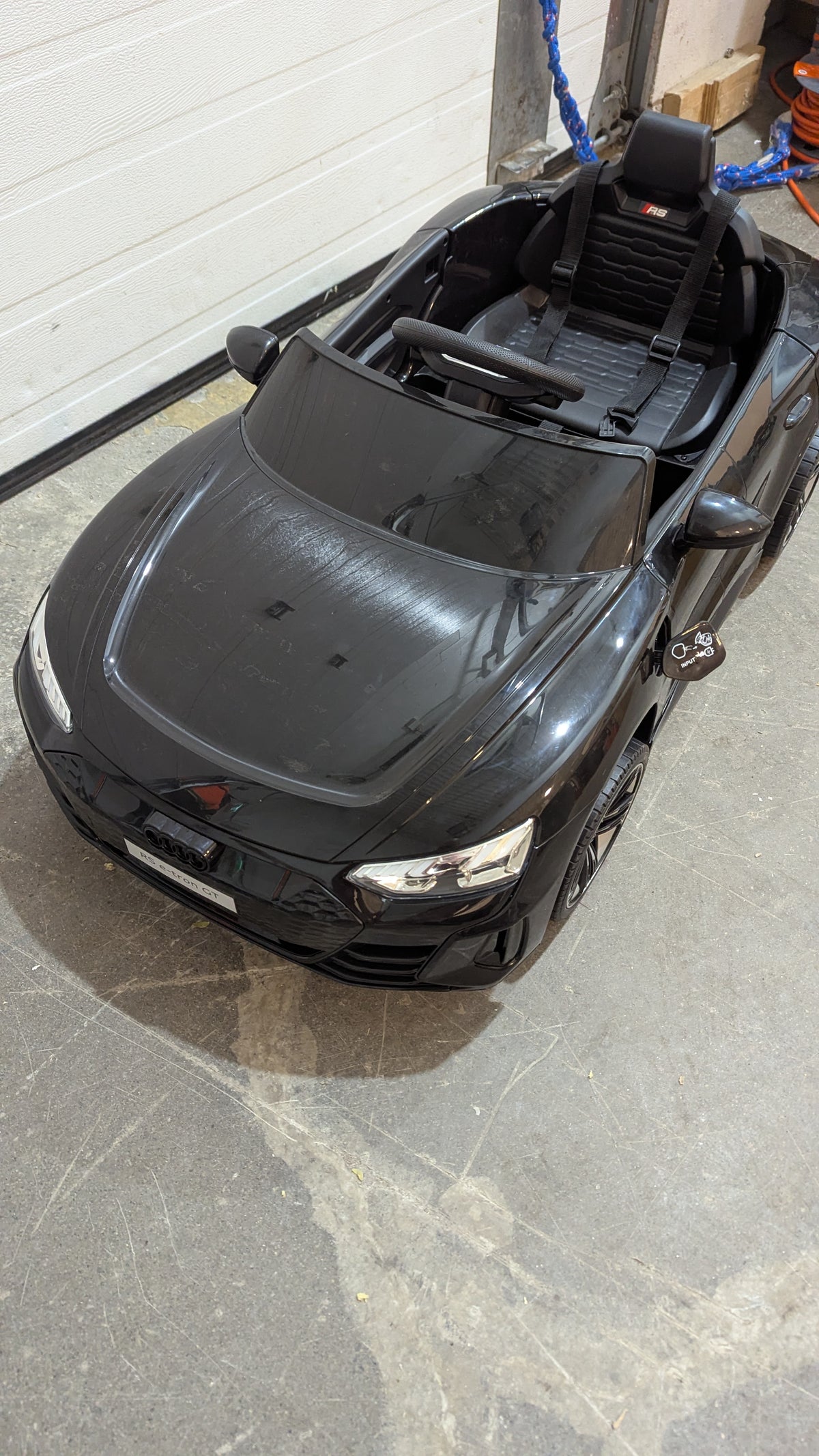 Aosom Kids' Audi RS e-tron GT Ride-On Electric Car w/ Suspension