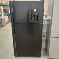 36"W Fridge Freezer with Water Dispenser in Black
