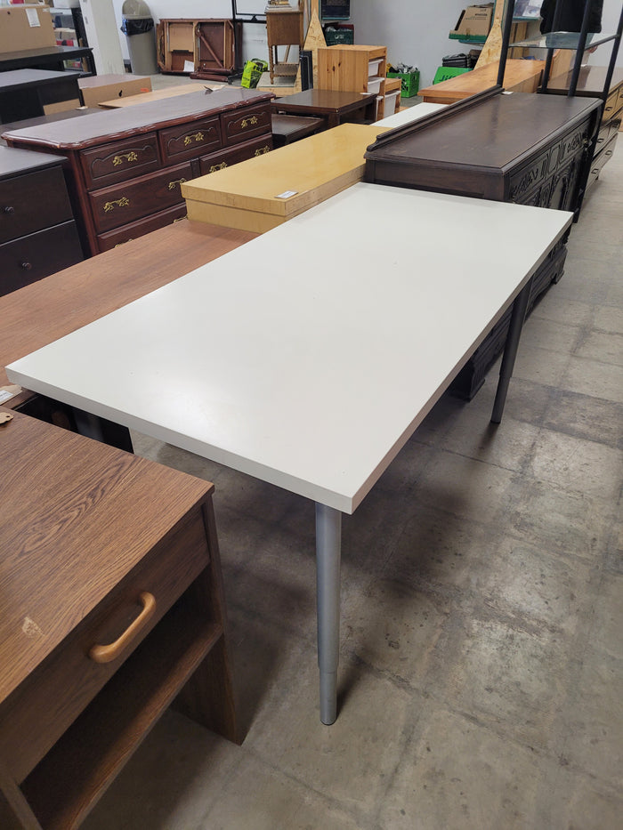 White Rectangular Desk With Metal Legs