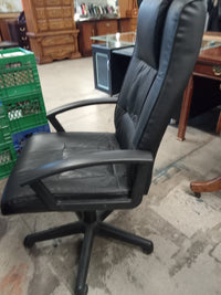 24.5"W Office Chair in Black