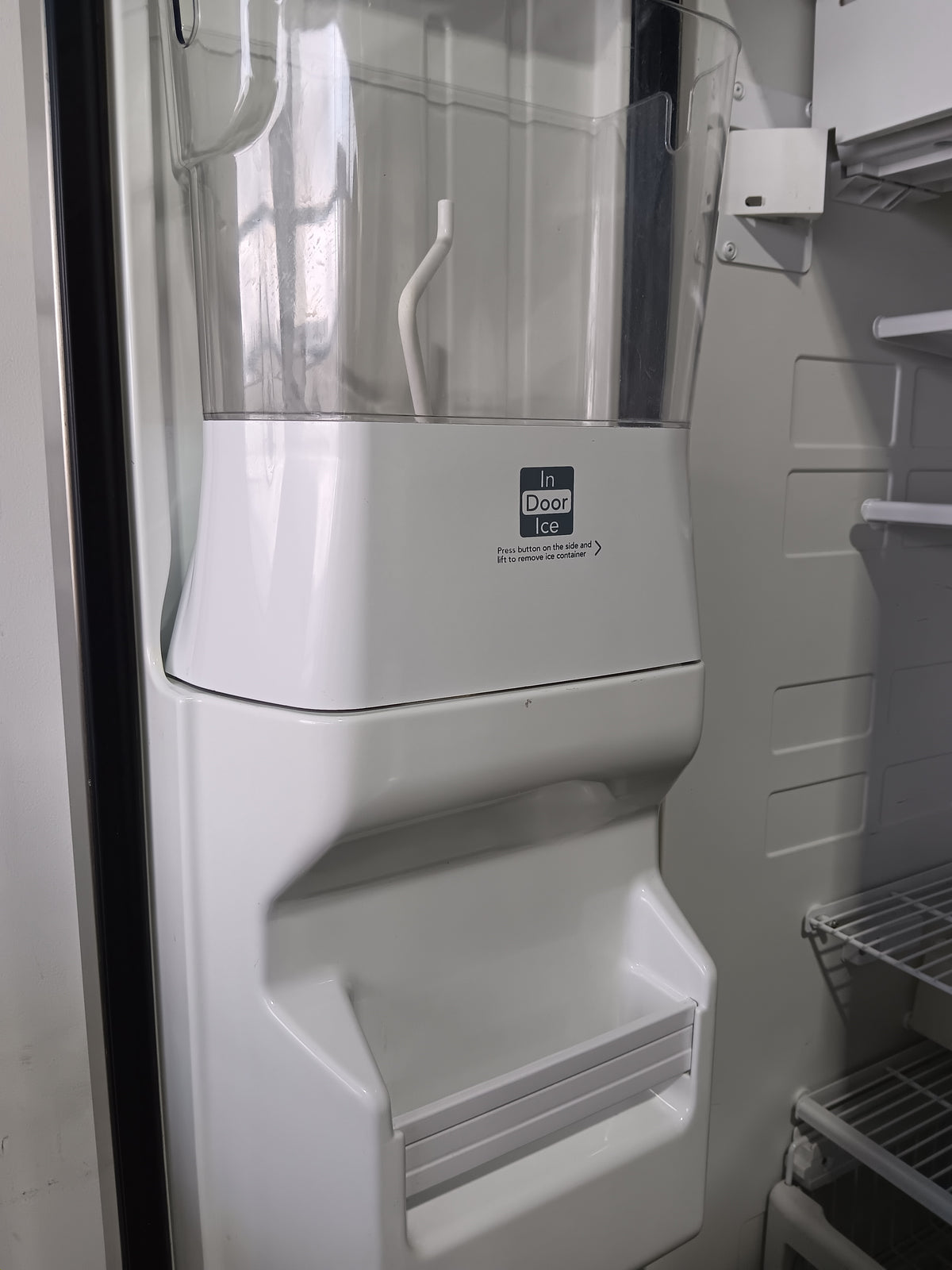 Kitchen AID Fridge / Frezeer with Ice & Water