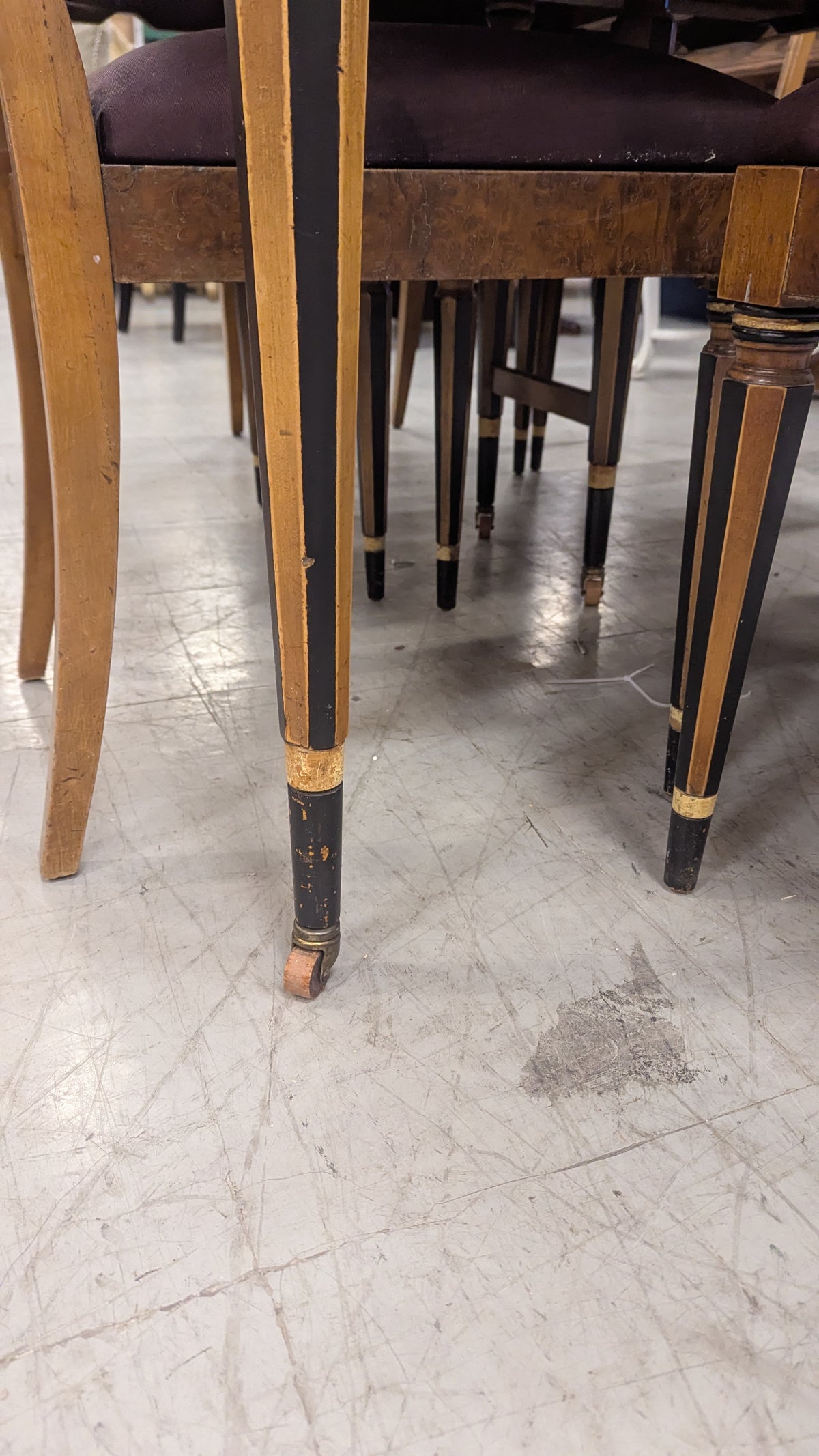 French Provincial Dining set w/ 6 Chairs