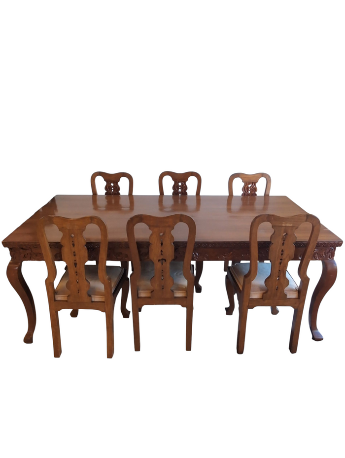 Grand Dining Table With 6 Chairs