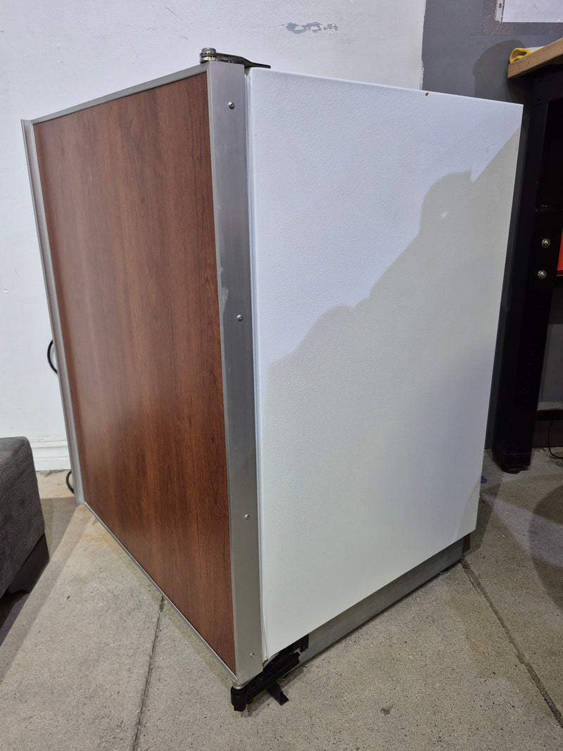 Sub-Zero 24" Under Counter Refrigerator