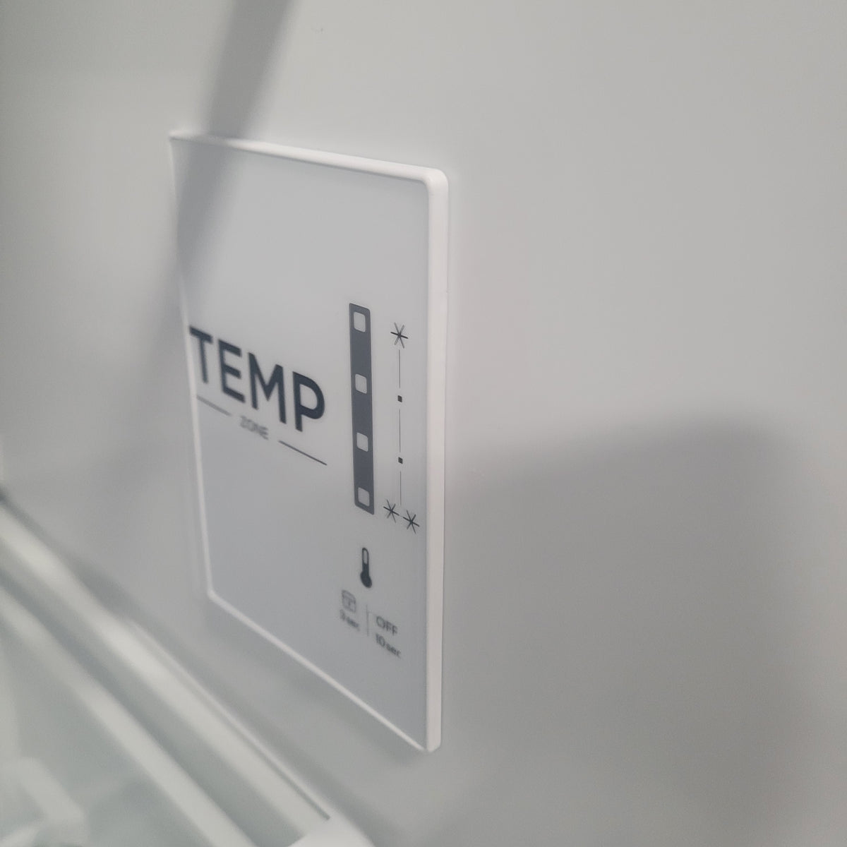 21"W White Fridge Freezer